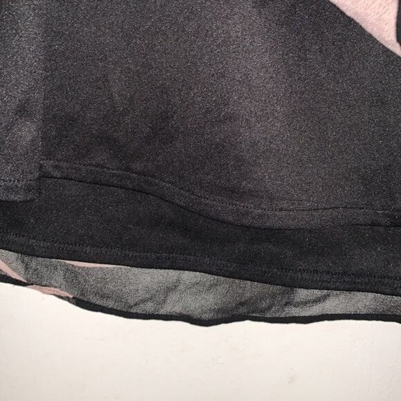 Dressbarn Woman 16W Black & Pink Abstract Sleeveless Top - Picture 3 of 10